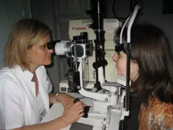 a látás javítása fizikoterápiával látszólagos rövidlátás